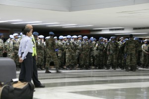 自衛隊?